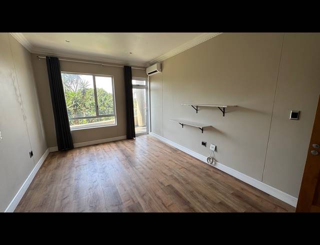 4 BEDROOM APARTMENT FOR SALE IN ESSENWOOD